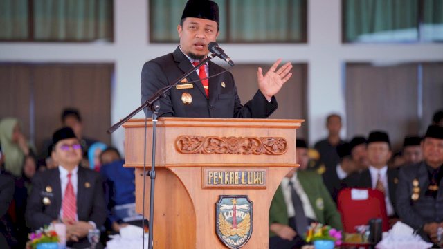 Wagub Serahkan Bantuan Senilai Rp 138 M di HUT Kota Belopa