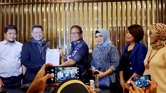 Sekretaris DPW Sulselenyerahkan Relendasi Usungan Kepada Bakal Calon Walikota Makassar, Irman Yasin Limpo, Kamis 20 Februari 2020