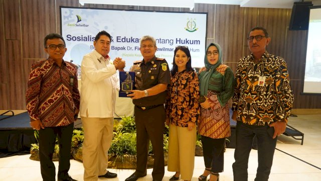 Kejaksaan Tinggi Provinsi Sulawesi Selatan menjalin sinergitas dan kolaborasi bersama Bank Sulselbar dalam rangka mendukung percepatan pembangunan, pertumbuhan ekonomi dan ketersediaan lapangan kerja di Sulawesi Selatan.