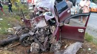 Usai Tabrakan, Satu Keluarga Penumpang Avanza Tewas Di Tempat