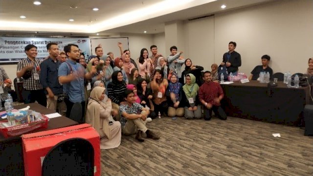 “Tolak” Calon Perseorangan, KPU Makassar Bersama Tim Verifikator Goyang Tiktok