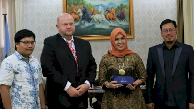 Ketua DPRD Sulsel Jamu Kepala Bagian Politik dan Pers Uni Eropa