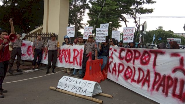 Bawah Simbol Keranda Mayat, Aliansi Mahasiswa Sulawesi Gugat Kapolda Papua