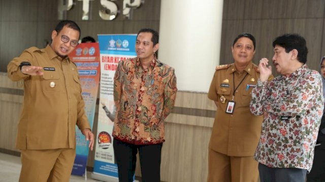 Pimpinan KPK Tinjau Kantor Dinas DPMPTSP Makassar