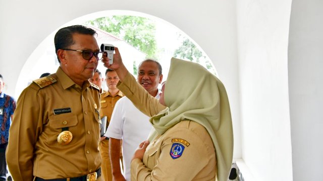 Gubernur Liburkan Sekolah SMU/SMK Selama 14 Hari