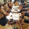 Sempat Cipika-Cipiki dengan Menhub, Bupati Luwu Tegaskan Bebas Dari Covid-19