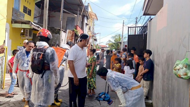 Rumah Almarhuma Disemprot Desinfektan