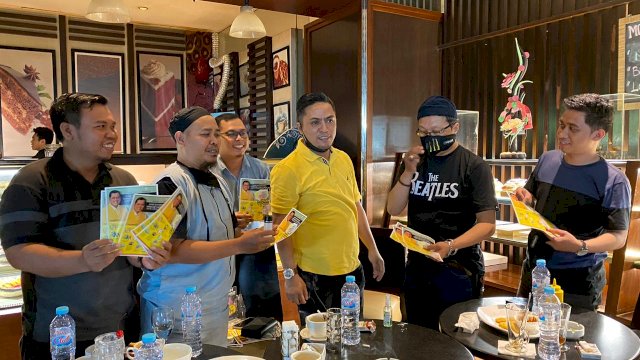 Golkar Sulsel Bagikan Ribuan Masker dan Fanplet