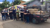 Legislator Provinsi Bagikan Sembako Kewarga