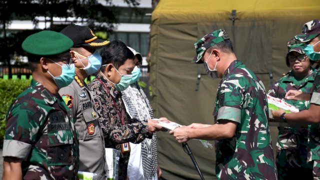 Gugus Covid-19 Sulsel Gerak Cepat Salurkan APD di Sebelas Rumah Sakit