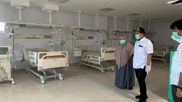 Iqbal Suhaeb Tinjau Ruang Isolasi Covid-19 di RSU Daya Makassar