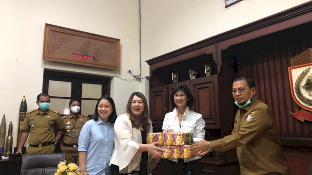 Waali Kota Makasasar Terima Bantuan 1 Ton Mie Instan Dari MISO JAPANESE Restaurant