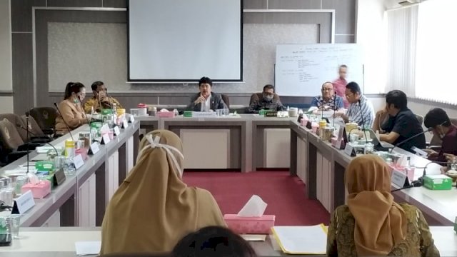 Rapat Kerja Komisi E DPRD Sulsel terkait penanganan Penyebaran Virus Corona 