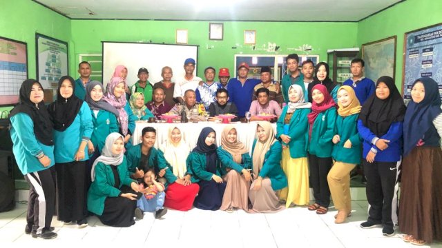 Peserta KKN Tematik Universitas Muslim Maros Paparkan Hasil Program Kerja di Desa Kabba