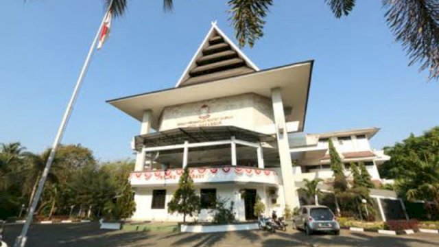 Gedung DPRD Kota Makassar, di Jalan AP Pettarani, (trotoar.id).