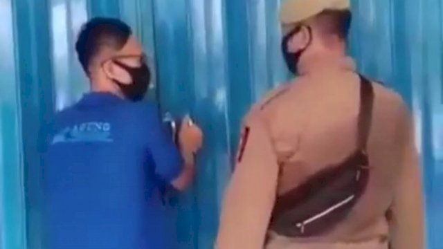 Hari Pertama PSBB, Toko Agung Kepergok Petugas Buka Diam-Diam