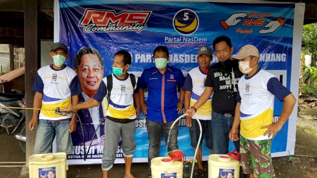 Kunjungan Dapil RMS Bagikan APD dan Ajak Warga Cegah  Corona