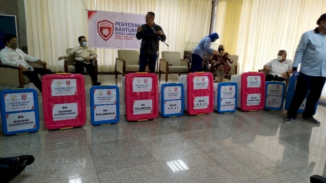 DPRD Sulsel Salurkan APD di Lima RS Rujukan Corona