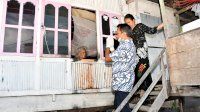 Syahar Bagikan 260 Paket Sembako Kewarga Kurang Mampu