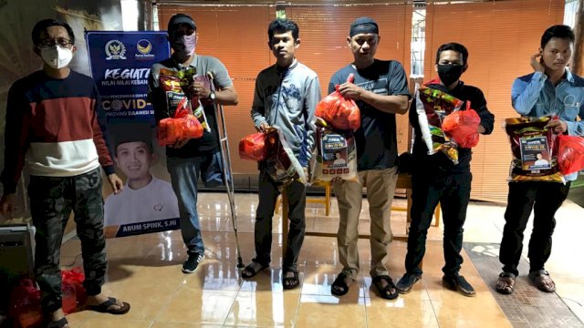 Pipink Salurkan Bantuan Sembako ke Penyandang Disabilitas di Bulukumba