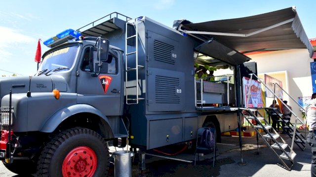 Mobil Dapur Lapangan Milik Brimob Polda Sulsel
