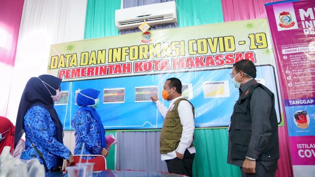 Tidak Mudik, Wagub Serahkan Bantuan Sembako untuk Mahasiswa