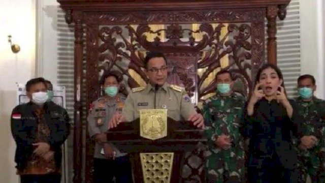 Gubernur DKI Anies Baswedan Mengumumkan Pemberlakuan Sistem PSBB