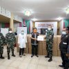Dandim 1408/BS Makassar Serahkan Bantuan 3.000 APD ke Posko Induk Covid 19 Makassar