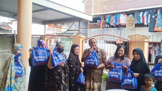 RMS Bagikan Puluhan Ribu Paket Sembako