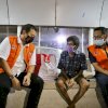 Ba&rsquo;da Isya, Iqbal Bawakan Bantuan Untuk Mursalim, Lelaki Tua Yang Tidur di Halte Cendrawasih