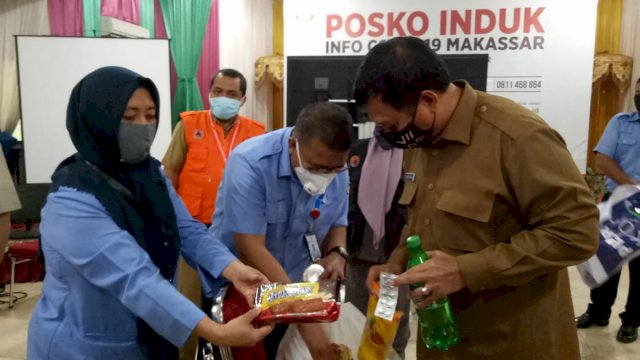 PDAM Makassar Serahkan Bantuan 1000 Sembako