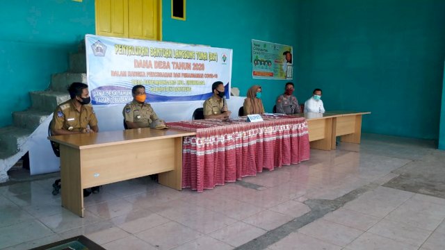 Serahkan BLT-DD, Bupati Bantaeng Ajak Masyarakat Senantiasa Disiplin