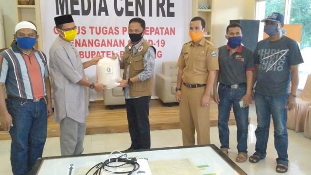 PGRI Bantaeng Bantu Tiga Ton Beras untuk Penanganan Covid-19