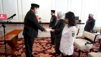 Sekprov Kukuhkan Pejabat Administrator dan Pengawas Disdukcapil Sulsel