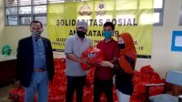 Robert Haryanto Watratan, Serahkan 1000 Paket Sembako Ke Masyarakat Terdampak Pandemi Covid 19