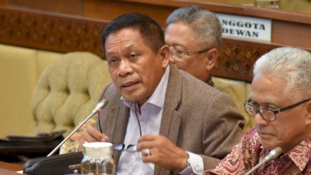 TROTOAR.ID, MAKASSAR -- Anggota komisi II DPR RI, Ir.Huga meminta kepada Komisi Pemilihan Umum (KPU) dan Bawaslu untuk menejaskan secara detail kepada menteri keuangan perihal tambahan anggran yang akan di gunakan dalam melaksanakan pilkada serentak 9 Desember 2020 mendatang.