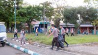 Dua Ratus Personil Polda Sulsel Serbu Mesjid Al Markaz Al Islami