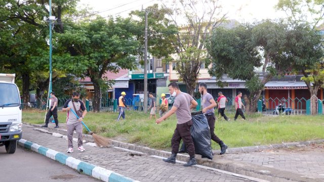 Dua Ratus Personil Polda Sulsel Serbu Mesjid Al Markaz Al Islami