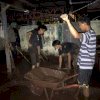 Inilah Komunitas Ubur-ubur, Relawan Pembersih Lumpur Banjir Bantaeng