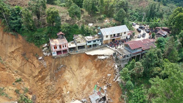 Gubernur Duga Alih Fungsi Lahan Jadi Penyebab Longsor di Poros Palopo – Toraja