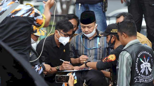 Temui Pendemo, Legislator Provinsi Tolak RUU HIP