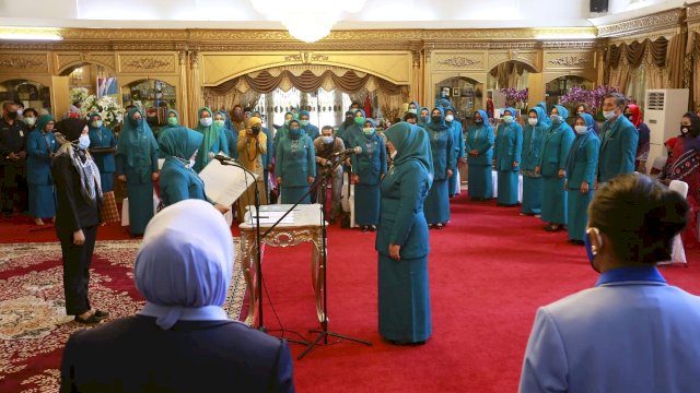 Rossy Timur Gantikan Masniawati Jabat Ketua TP PKK Kota Makassar