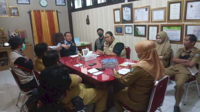  Dinas kesehatan Kabupaten Bantaeng membentuk pos layanan kesehatan untuk korban banjir Bantaeng. Pos layanan ini dibuka untuk korban banjir dan mengantisipasi penyakit yang muncul usai banjir.