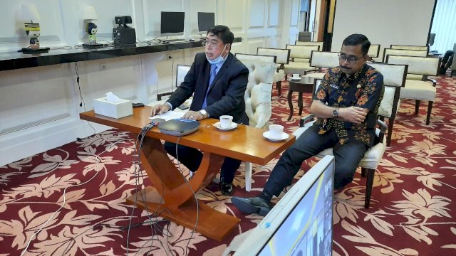 TROTOAR.ID, MAKASSAR - Tanggal 25 Juni 2020 merupakan hari pertama dimulainya Festival Aksara Lontara. Sekretaris Daerah Provinsi (Sekprov) Sulsel, Abdul Hayat Gani, membuka kegiatan tahunan ini secara virtual, Kamis, 25 Juni 2020.
