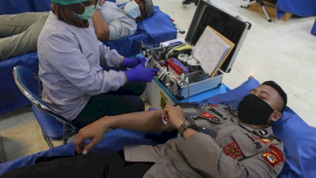Sambut Hut Bhayangkara ke 74, Polda Sulsel Gelar Donor Darah