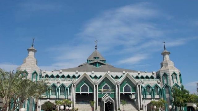 Masjid Al Markaz Makassar Mulai Laksanakan Salat Jumat