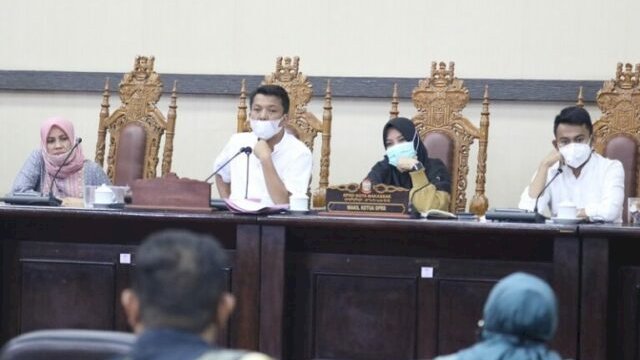 Komisi D Pastikan Kesiapan Disdik dan Diskominfo Dalam Penerimaan Siswa Baru Secara Online