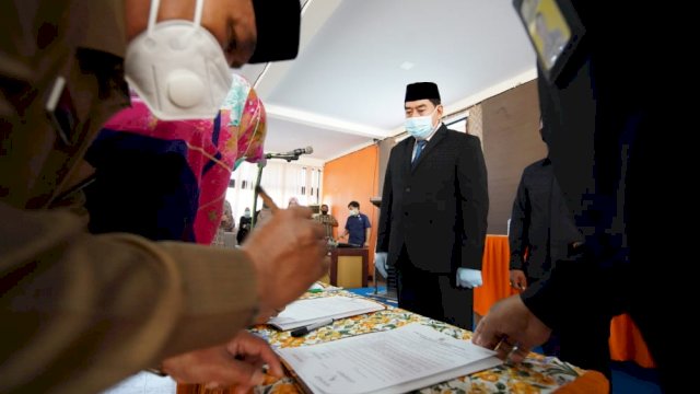 Abdul Hayat Lantik Sepuluh Pejabat Fungsional RSUD Sayang Rakyat