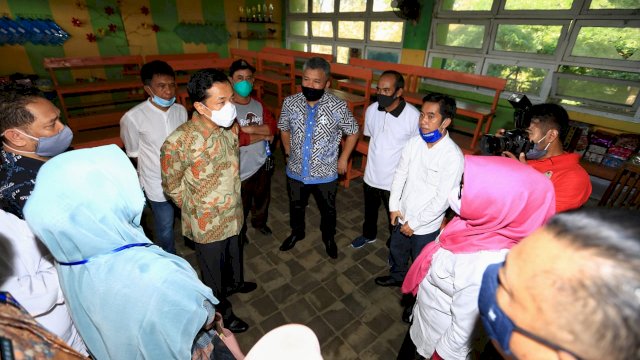 Kunjungi SD Sudirman, Prof Rudy : Kita Fokus Pembenahan Infrastrukturnya