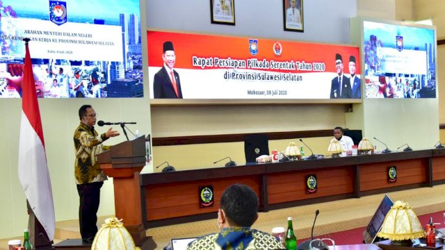 Tito Karnavian Beri Arahan Rapat Persiapan Pilkada Serentak